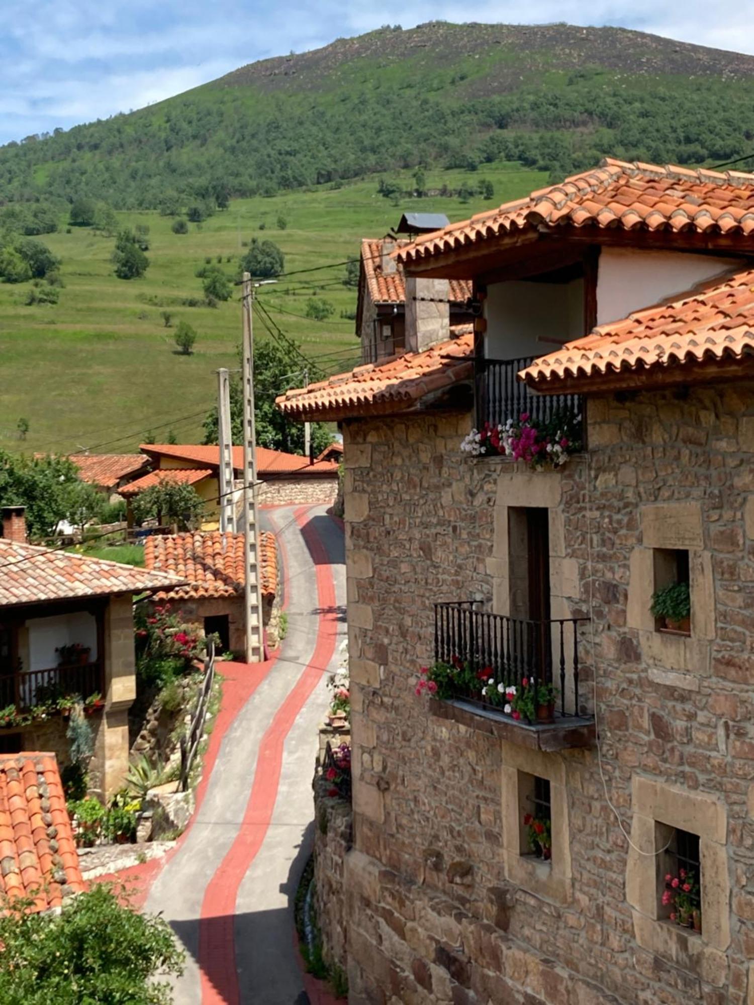 La Valuisilla, Hotel Rural Cicera Exteriör bild