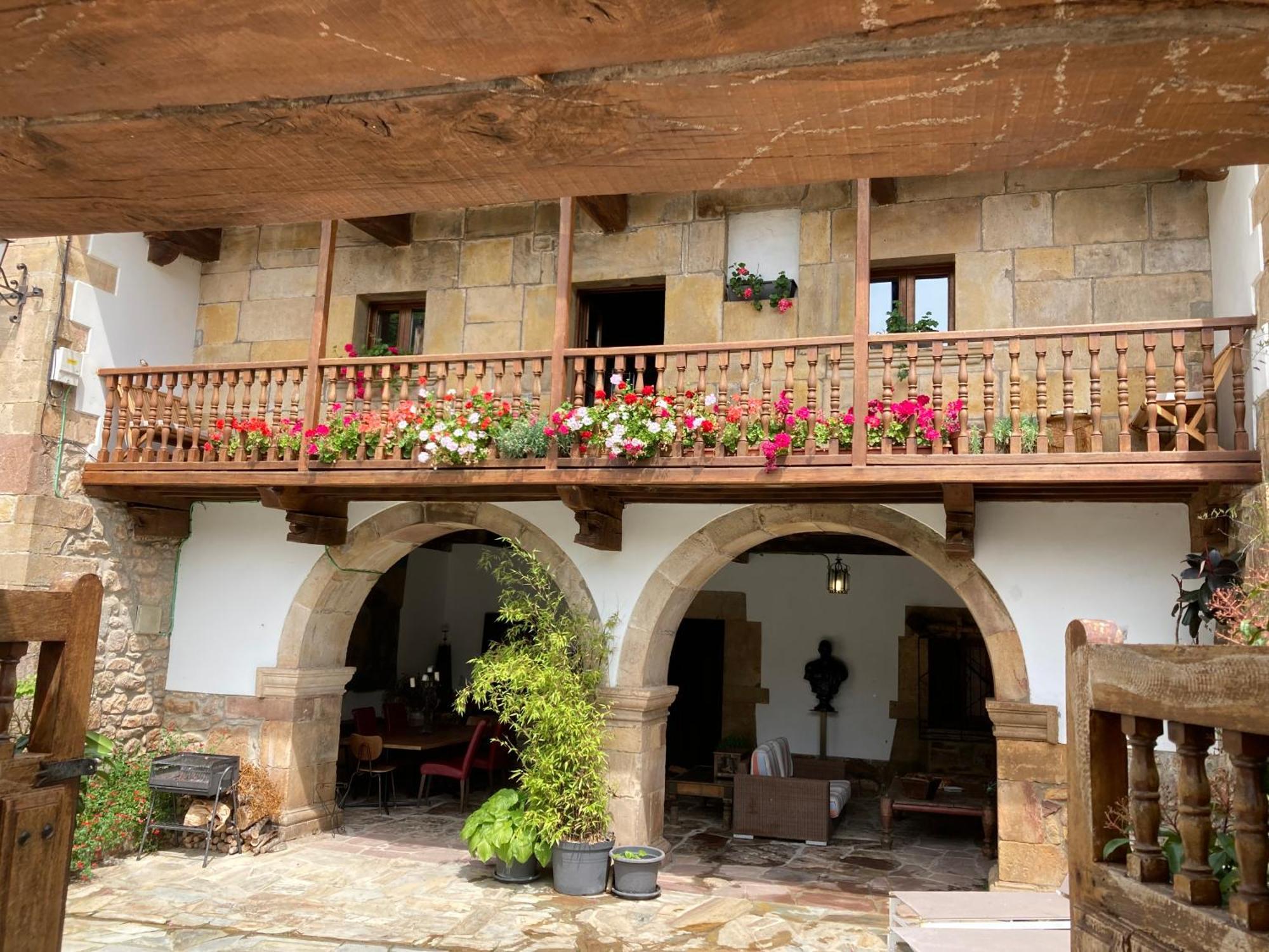 La Valuisilla, Hotel Rural Cicera Exteriör bild