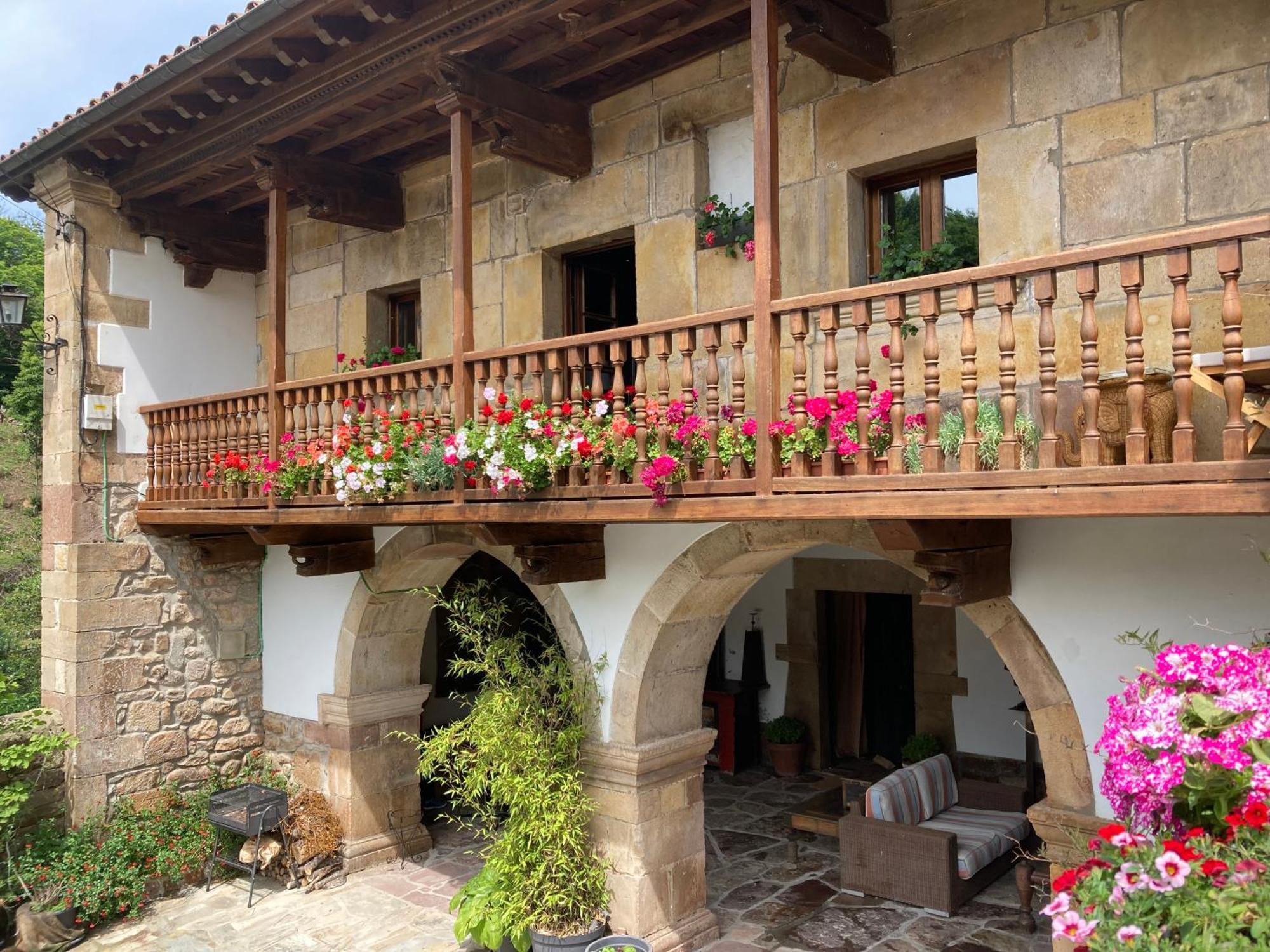 La Valuisilla, Hotel Rural Cicera Exteriör bild
